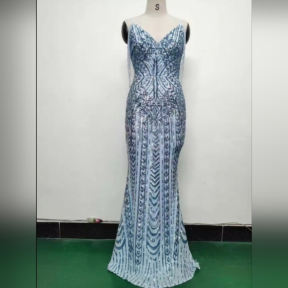 Blue, Geometric Print, Strapless,  Sleeveless, Beaded,   Contrast Sequin… - Picture 16 of 16